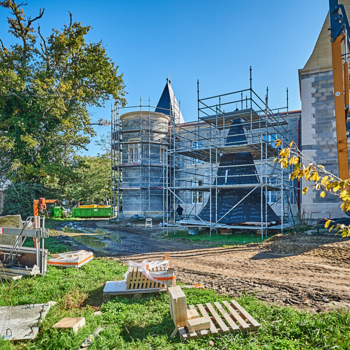 Rekonstrukce Château ESCOT pokračuje i v podzimních měsících