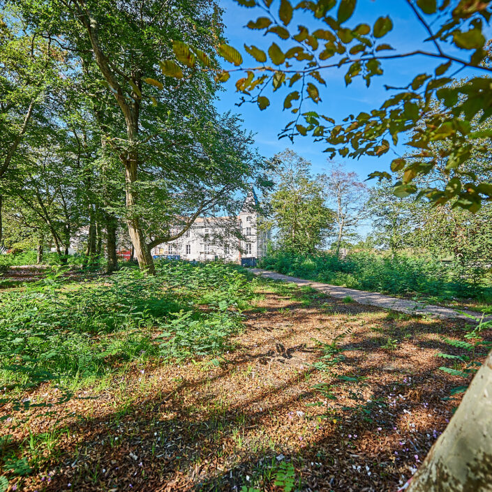 Rekonstrukce Château ESCOT pokračuje i v podzimních měsících